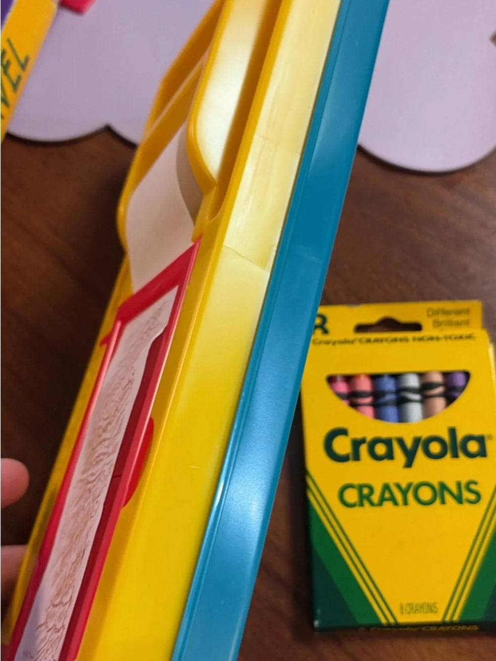 Great condition Vintage Crayola Travel Color ‘n Rub set. Crayons, paper, trays